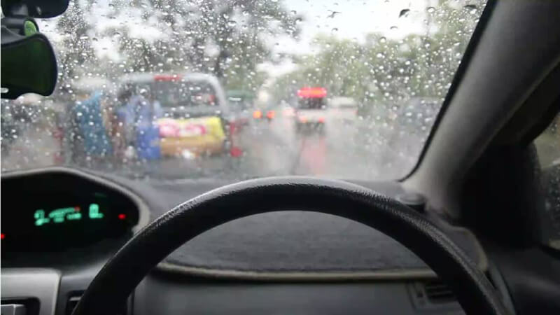 ช่วงหน้าฝน ขับรถ